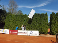 Vzty�ov�n� klubov�ch vlajek