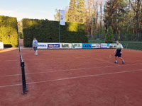 Tenisov� utk�n� se sponzory