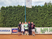 Vzty�ov�n� klubov�ch vlajek