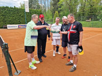 Vzty�ov�n� klubov�ch vlajek