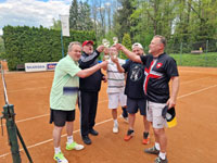 Vzty�ov�n� klubov�ch vlajek