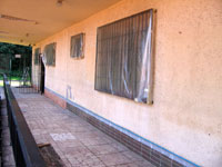 Olepen� budovy igelitem