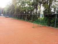 P�ed�lovac� ploty na dvorc�ch