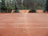 Zadn� dvorce jsou hotovy