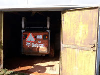 Rozvoz antuky Bobcatem