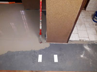 Samonivela�n� hmota