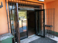 Vstupn� dve�e do budovy