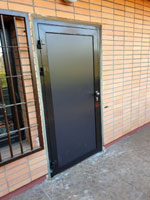 Vstupn� dve�e do �editelny