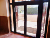 Vstupn� dve�e do budovy finaln� podoba