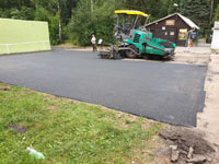 Pokl�dka nov�ho asfaltu