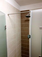 Lev� sprchov� box