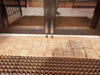 Nov� stav��e dve��