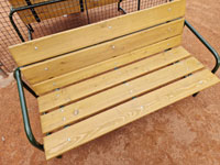 Nov� lavi�ky na dvorc�ch