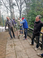 Lavi�ky venkovn�ho posezen�