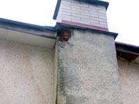 Poni�en� kom�n