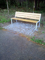 Nov� lavi�ky kolem dvorc�