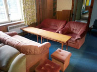 Druh� seda�ka v klubovn�