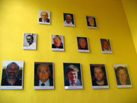 Obrazy na schodi�ti