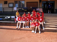 ... a d�my ve stejnokroji