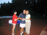 Vyhla�ov�n� v�sledk� zleva :  Sylva Petrovov�, Milan Rusz, Karin Lasotov�