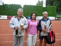 Gratulace pan starostky zleva :  Radek Ban, Vra Palkovsk, Jan Tomis