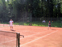 Modr stice zleva :  Ji Bedn, Roman Miho