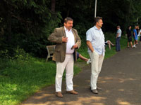 Host turnaje zleva :  Generln editel Generlnho editelstv cel brig. gen. JUDr. Ing. Pavel Novotn, editel divize celnch slueb PSC CLC Ostrava Vt Votroubek