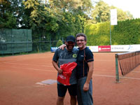 9.msto zleva :  Tom Skoupil