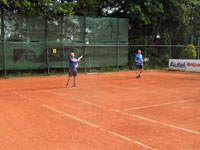 ��astn�ci turnaje zleva :  Sniego�, Turo�