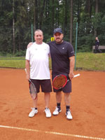 ��astn�ci turnaje zleva :  Vladim�r �losnikl, David Vici�n