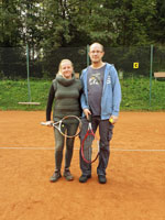 astnci turnaje zleva :  Eva Nytrov, Marek molk