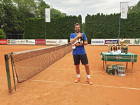 3.msto zleva :  Tom Urbaniec