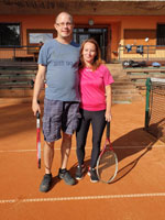 astnci turnaje zleva :  Marek molk, Veronika Soupsk