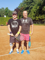 ��astn�ci turnaje zleva :  Vladim�r Kyli�n, Du�an Adam��k