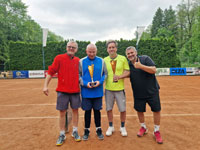 3. msto zleva :  Jaroslav Kocyan, Vlastimil Klr