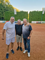 Po�adatel� i s kucha�em zleva :  Bronislav Cienciala, Pavel Nierostek, Ren� Farga�