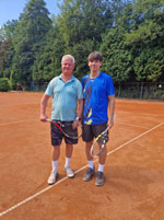 ��astn�ci turnaje zleva :  Petr Klus, Ond�ej �otkovsk�