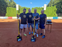 Lopaty turnaje zleva :  Rostislav Marosz, Du�an Adam��k