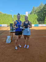 Dv� ��astnice turnaje zleva :  Martina Jindrov�, Barbora Zajoncov�