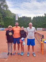 5.m�sto zleva :  Tom� Gajdica, S�ra Gajdicov�