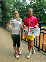 1.m�sto �ty�hra mlad�� �a�ky zleva :  Sabina Brann�, Barbara Zajoncov�