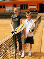 Foto po dvouhr�ch zleva :  Jarmila Sikorov�, Jan Cienciala