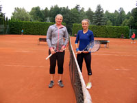 Semifinalistky dvouhry �en zleva :  Nikola Tomanov�, Ad�la Jaro�ov�