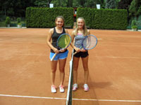 Semifinalistky dvouhry �en zleva :  S�ra Van�urov�, Eli�ka Masa��kov�