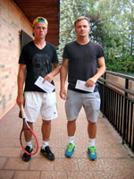 2.m�sto �ty�hra mu�i zleva :  Zden�k D�rkas, Jan Pobo�il