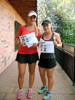 2.m�sto �ty�hra �eny zleva :  Martina Kudelov�, Petra Ku�erov�