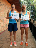 3.m�sto �ty�hra �eny zleva :  Jarmila Sikorov�, Karol�na K�sov�