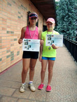 2.m�sto �ty�hra mlad�� �a�ky zleva :  Nat�lie Bury, Nicol Nov�k