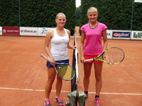 Semifinalistky dvouhry en zleva :  Kristna Hrabalov, Karolna Kubov
