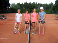 Semifinalistky �ty�hry zleva :  Stella Klim�nkov�, Hana Macurov�, Laura Wawrzykova, Zuzana Bojkov�